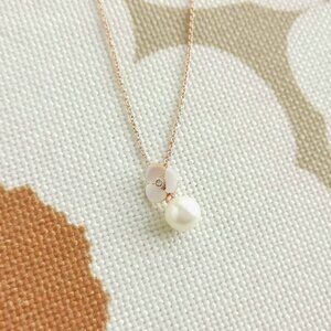 Kate Spade Disco Pansy Necklace Rose Gold mother pearl